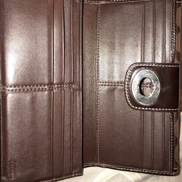 Coach Wallet - Picture 4 of 4